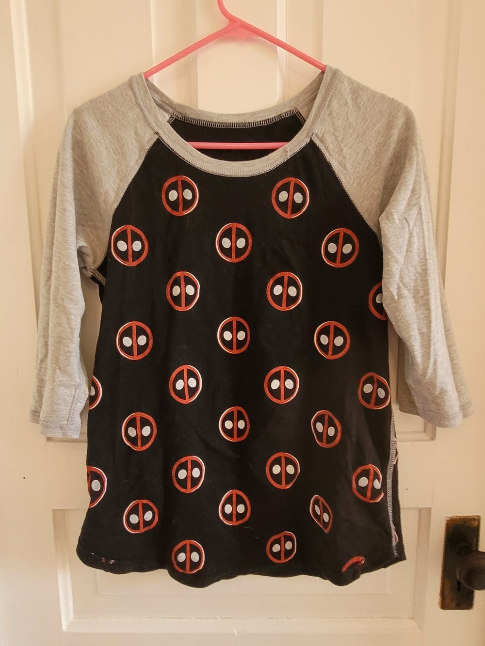 Deadpool Reversible Tee - Picture 2 of 4